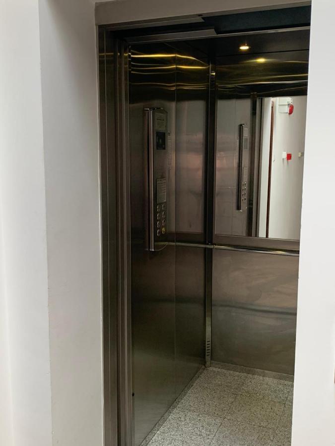 Centru Unirii Luxury Vip Apartament 2 Camere 98 Mp ! Parcare Subterana Privata Incalzita Iarna Si Climatizata Vara Doar Cu Rezervare In Limita Locurilor Disponibile ! Proprietate In Regim Hoteliep - Nu Are Bucatarie ! บูคาเรสต์ ภายนอก รูปภาพ