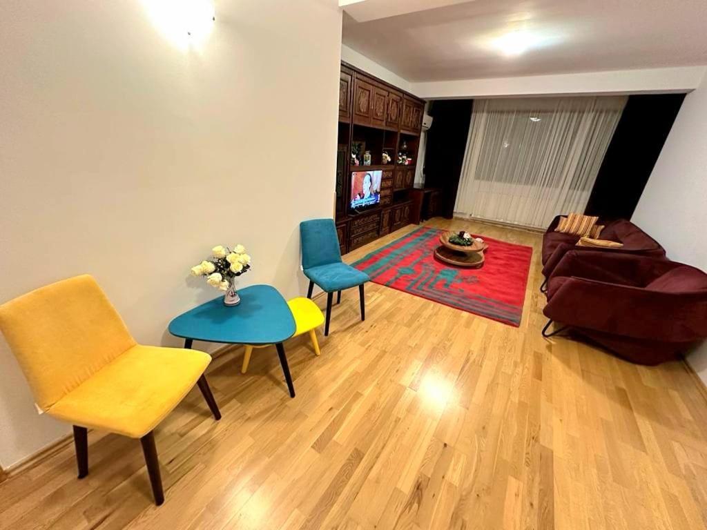 Centru Unirii Luxury Vip Apartament 2 Camere 98 Mp ! Parcare Subterana Privata Incalzita Iarna Si Climatizata Vara Doar Cu Rezervare In Limita Locurilor Disponibile ! Proprietate In Regim Hoteliep - Nu Are Bucatarie ! บูคาเรสต์ ภายนอก รูปภาพ