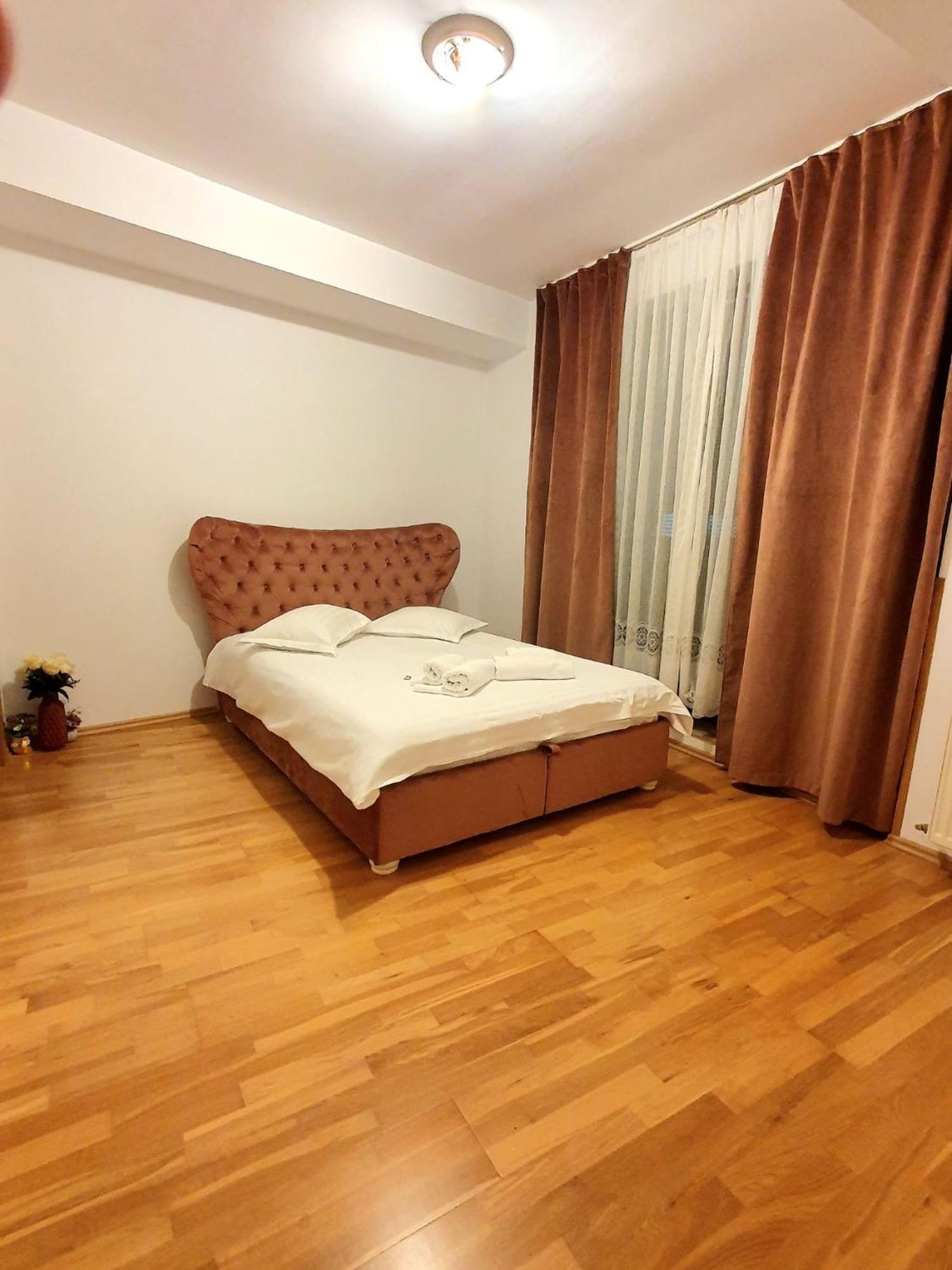 Centru Unirii Luxury Vip Apartament 2 Camere 98 Mp ! Parcare Subterana Privata Incalzita Iarna Si Climatizata Vara Doar Cu Rezervare In Limita Locurilor Disponibile ! Proprietate In Regim Hoteliep - Nu Are Bucatarie ! บูคาเรสต์ ภายนอก รูปภาพ